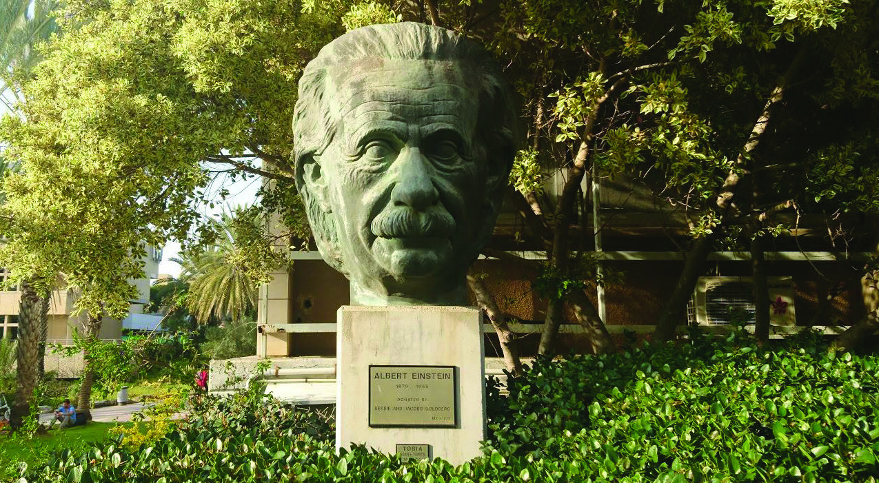 Albert Einstein statue at Tel Aviv University