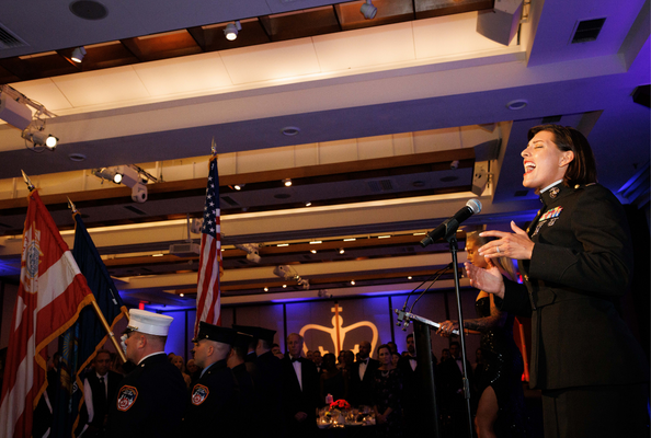 Veteran sings national anthem