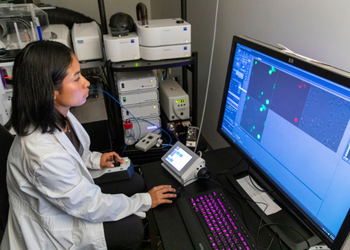 Photo: The Stowers Institute for Medical Research Blanco performing FRET imaging