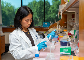 Photo: The Stowers Institute for Medical Research Blanco in the lab