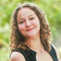Dual BA Student Anais Tiffin