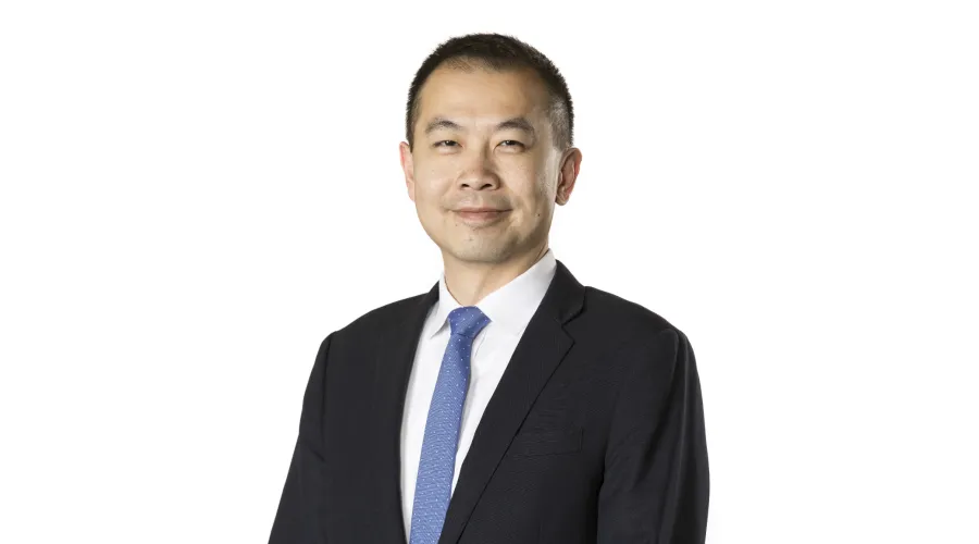 Portrait of Postbac Premed Program alumnus Benson Hsu