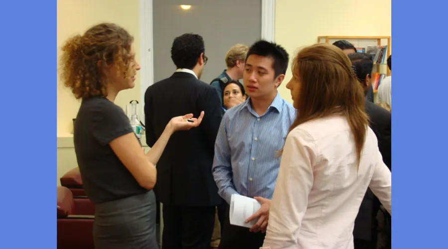 3 alumni participating in a professional panel on careers in management consulting at Dinner & Discussion