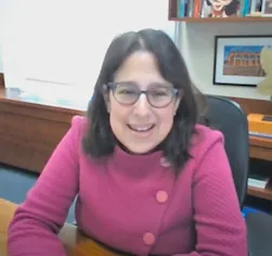 Dean Rosen-Metsch addresses the class. 