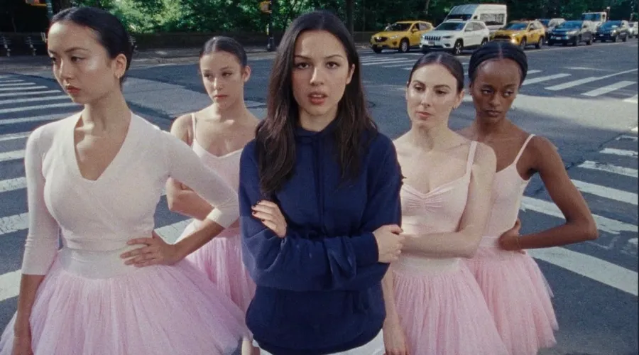 Kennedy Targosz, Olivia Rodrigo and NYCB dancers on the set of "stupid song"