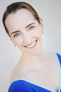 Resident Advisor Ellie Frith headshot